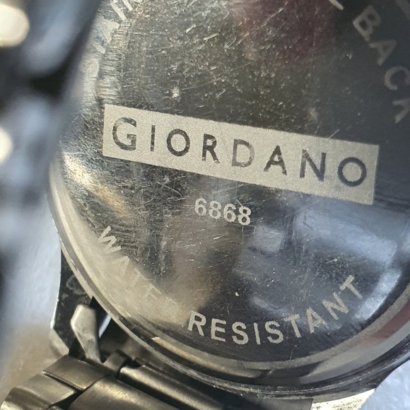 Giordano #6868 Silver/White Stainless Steel Dual Time Men's Watch - Picture 4 of 4